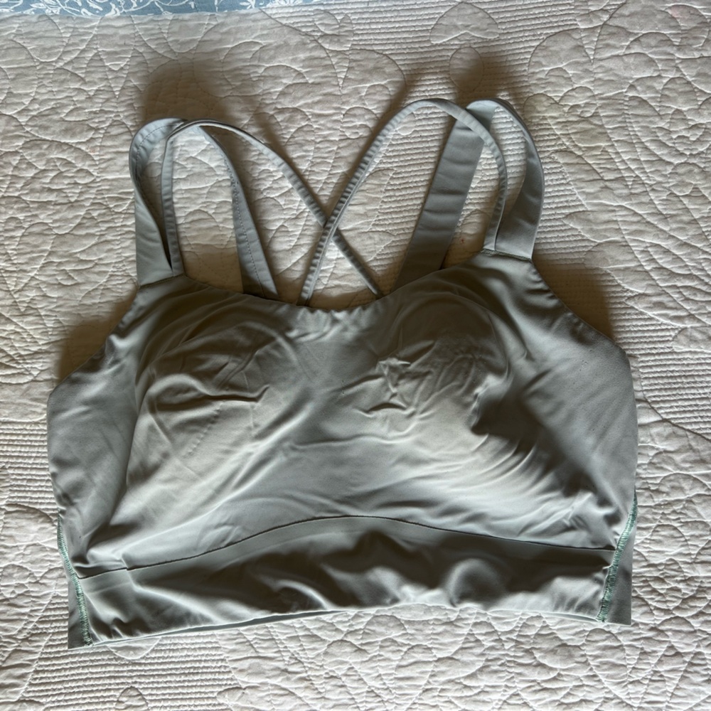 Lululemon Like a Cloud Longline Light support Women's Seamless Bra in Sage Green
